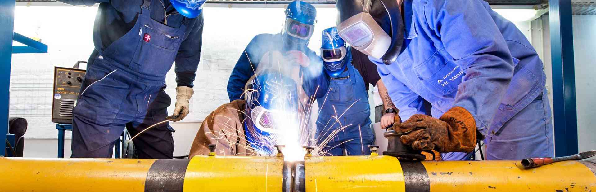 Educacion y formacion tecnica y profesional por TÜV Rheinland Educacion y formacion tecnica y profesional por TÜV Rheinland